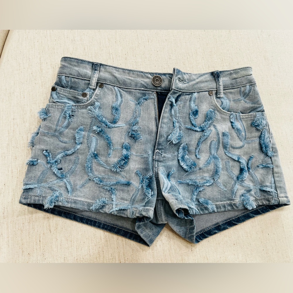 Sandro jean shorts with feather details, size 36
